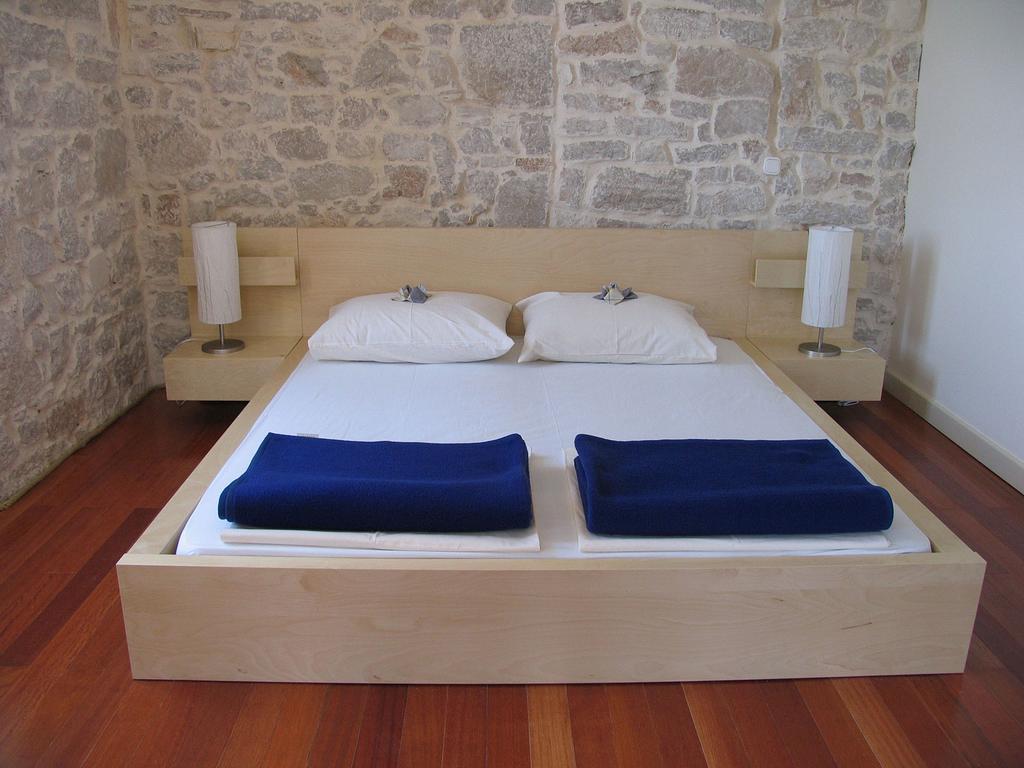 Hotel Maestral Prvic Luka Room photo